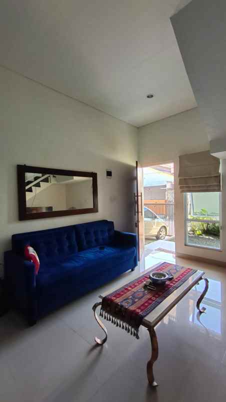 dijual rumah jalan raya ciater bsd serpong