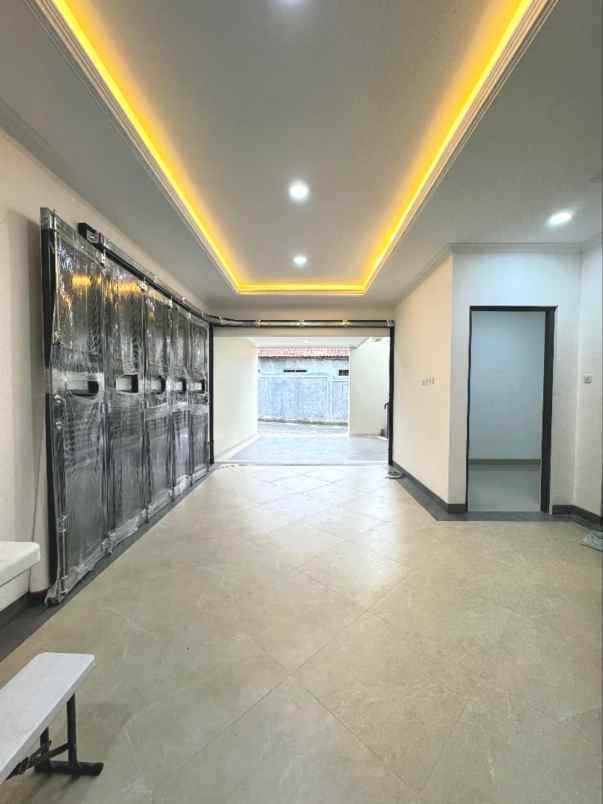 dijual rumah jalan raya kebagusan pasar