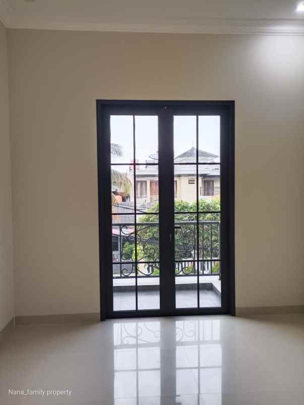 dijual rumah jalan raya kembangan joglo