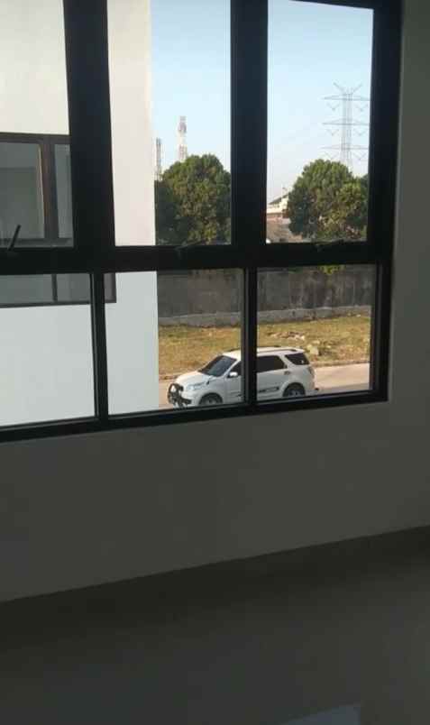 dijual rumah jalan raya mustika sari