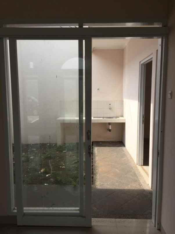 dijual rumah jalan raya perocbaan cileunyi