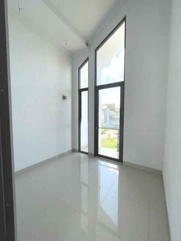 dijual rumah jalan raya sarua ciputat