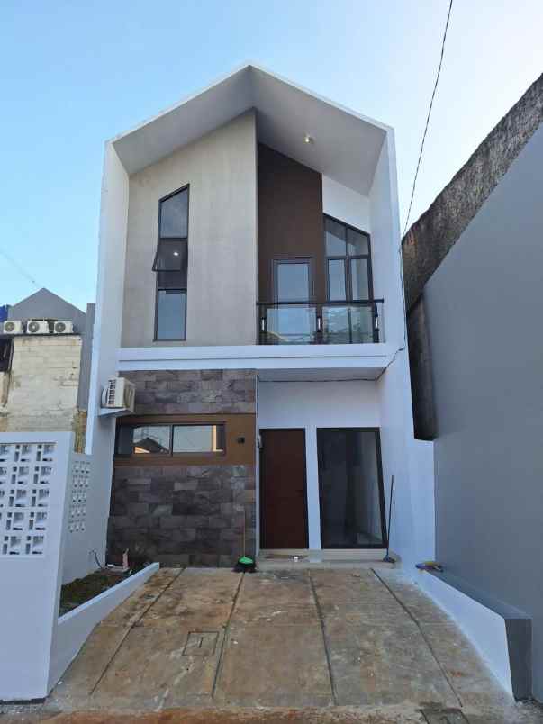 dijual rumah jalan raya serua ciputat