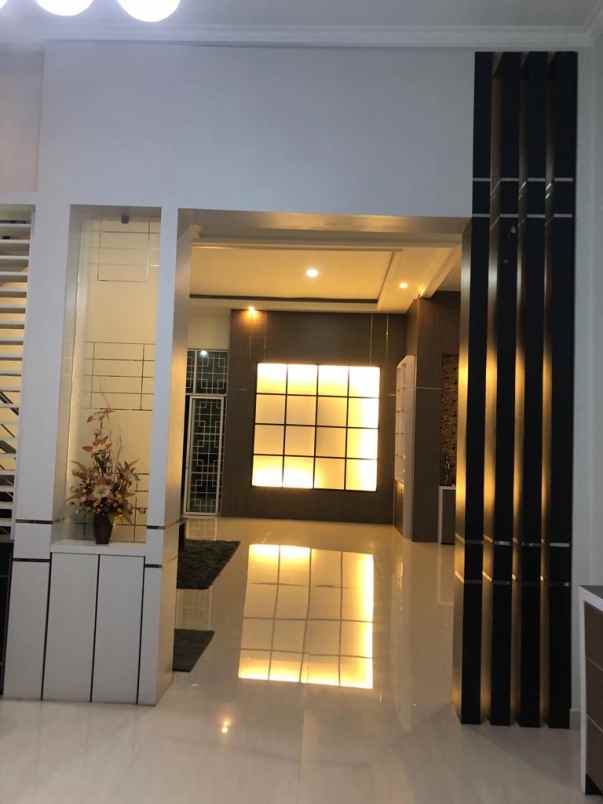 dijual rumah jalan sultan abdurahman