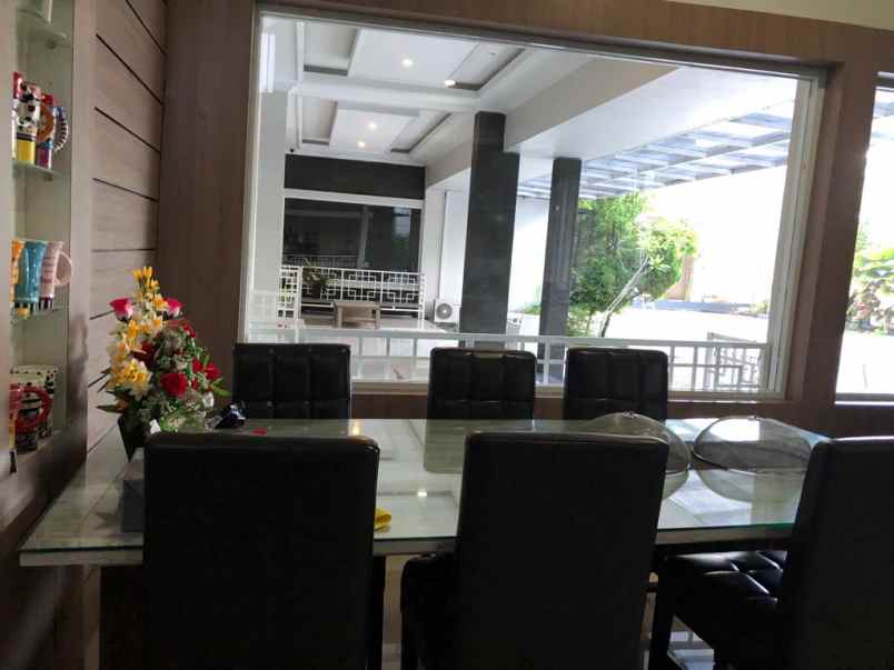 dijual rumah jalan sultan abdurahman