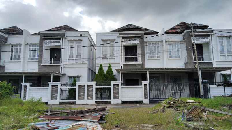 dijual rumah jalan sultan abdurahman