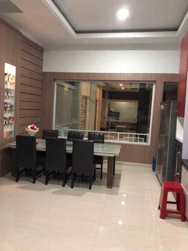 dijual rumah jalan sultan abdurahman