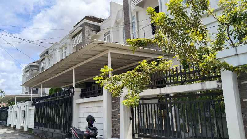 dijual rumah jalan sultan abdurahman
