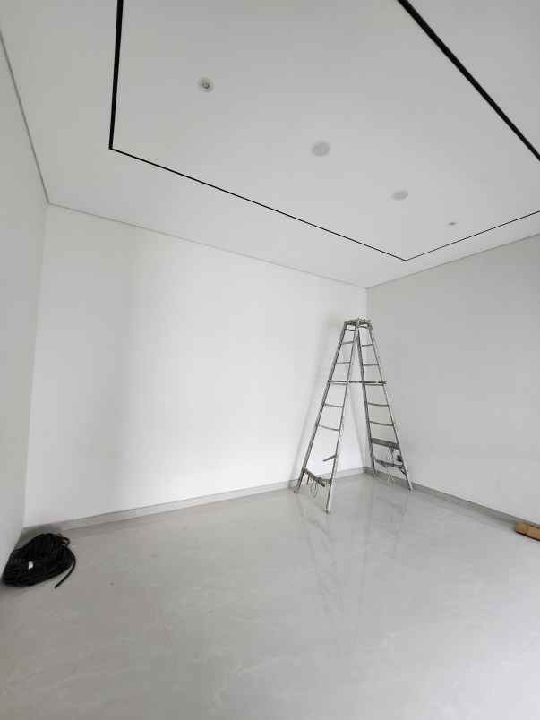 dijual rumah jalan woodland