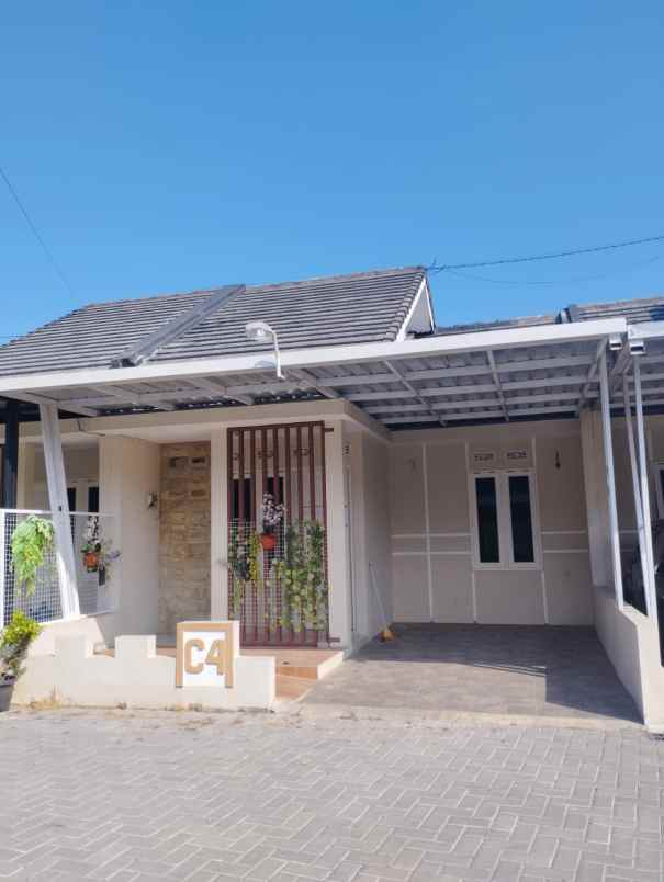 dijual rumah jambidan
