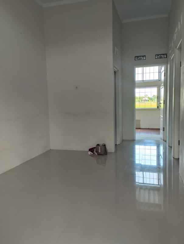 dijual rumah jambidan