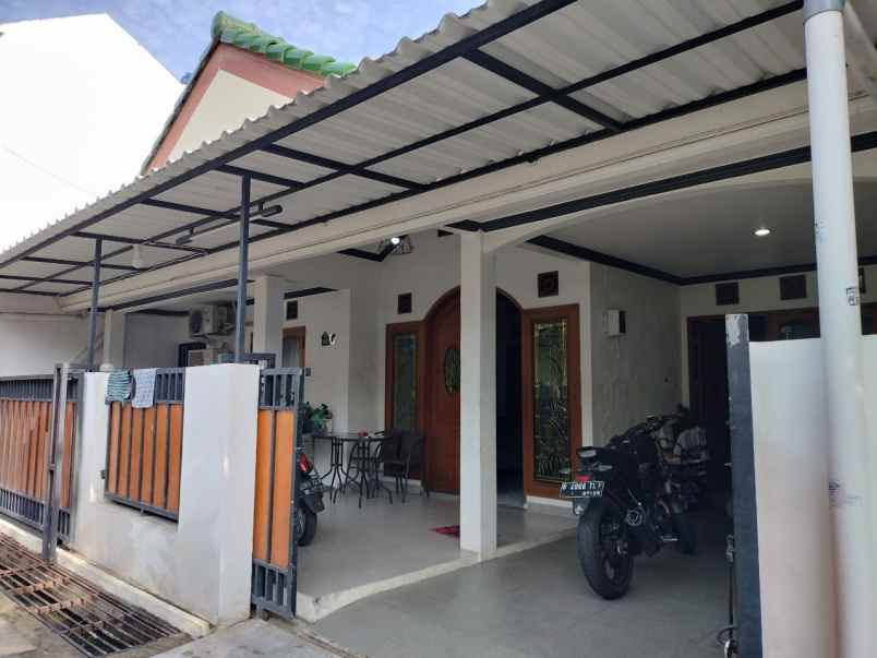 dijual rumah jatibening