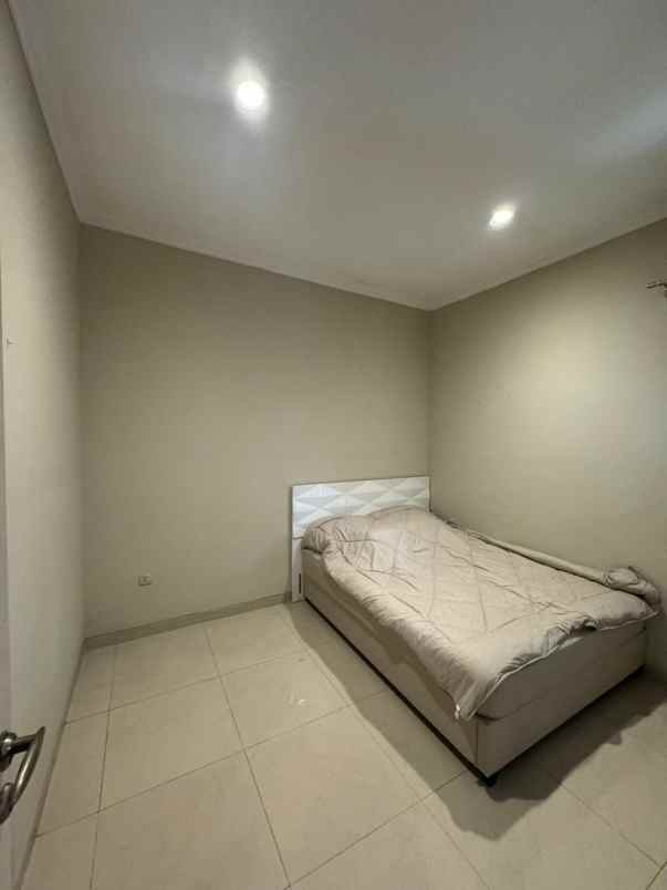 dijual rumah jatiwaringin jakarta timur