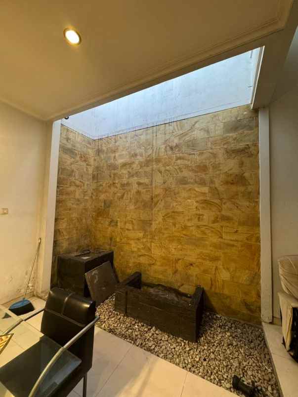 dijual rumah jatiwaringin jakarta timur