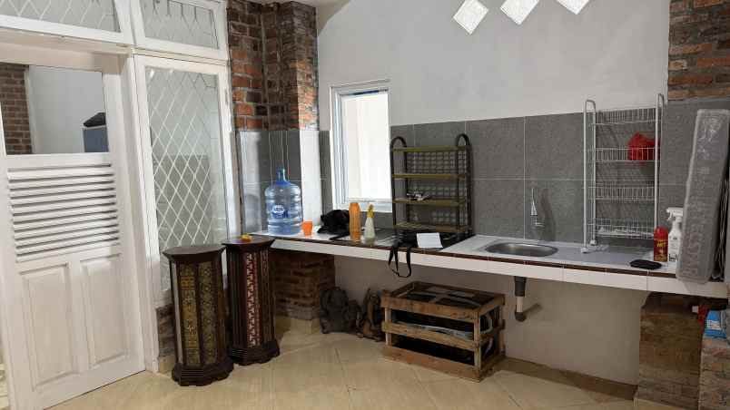 dijual rumah jelupang