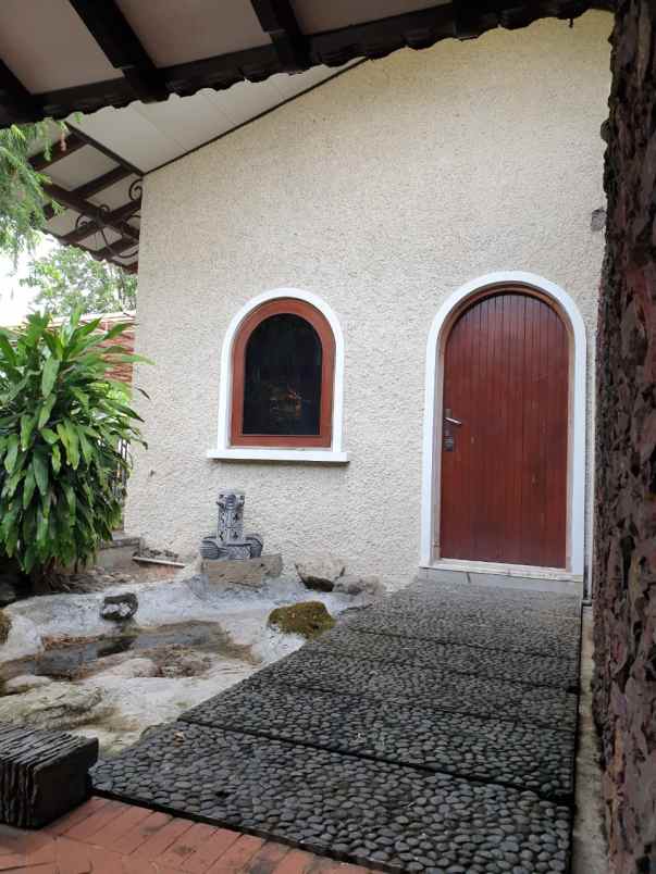 dijual rumah jemursari