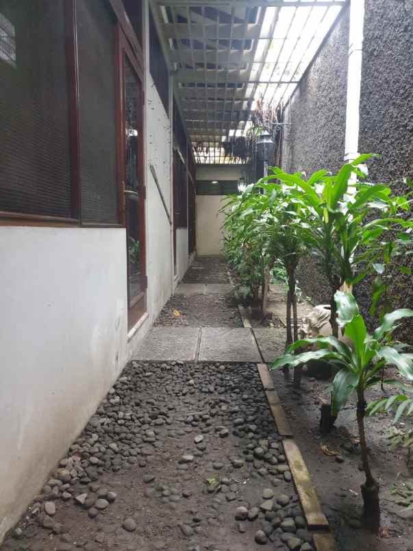 dijual rumah jemursari