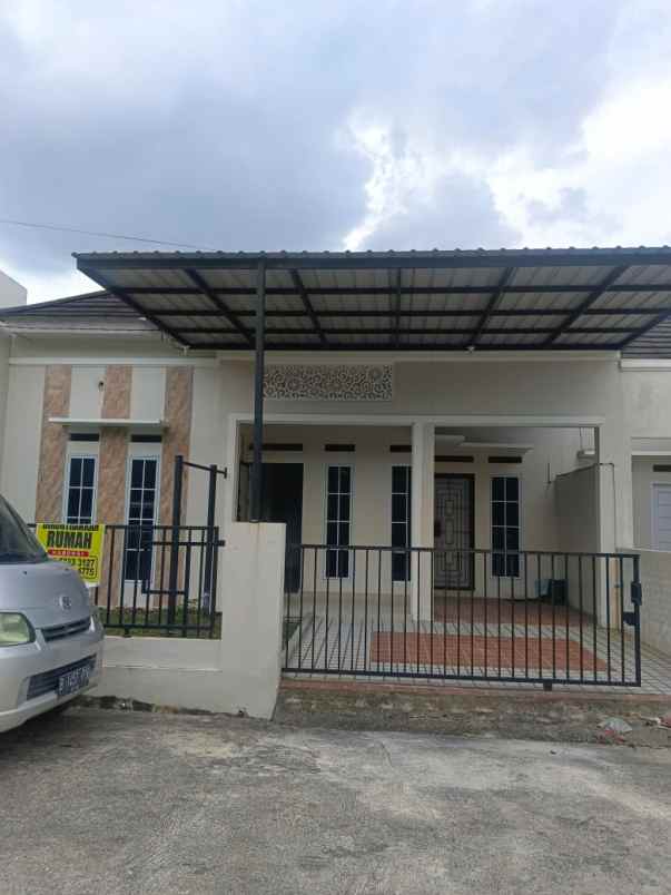 dijual rumah jl air dingin