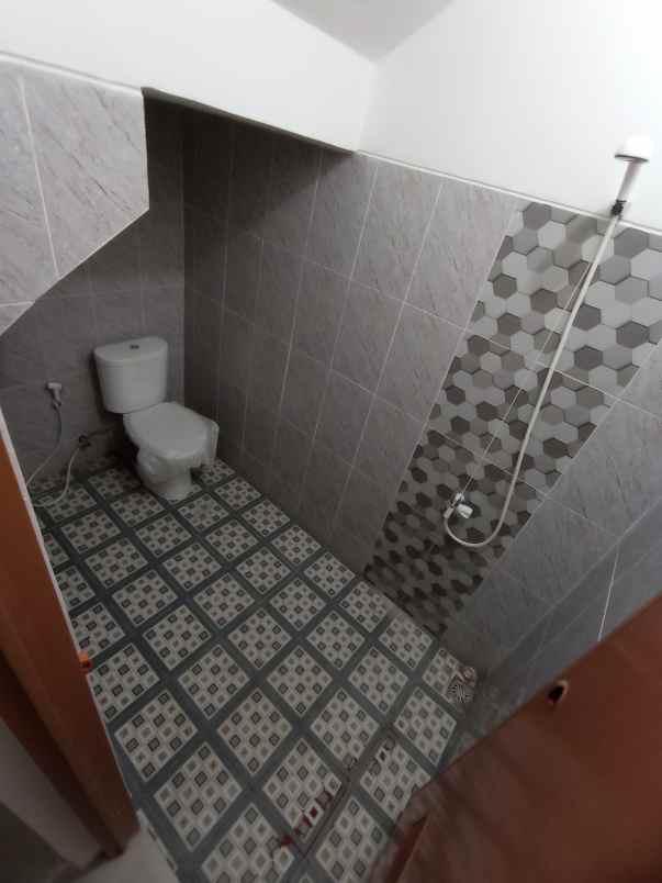 dijual rumah jl alinayah kemiri rawakalong