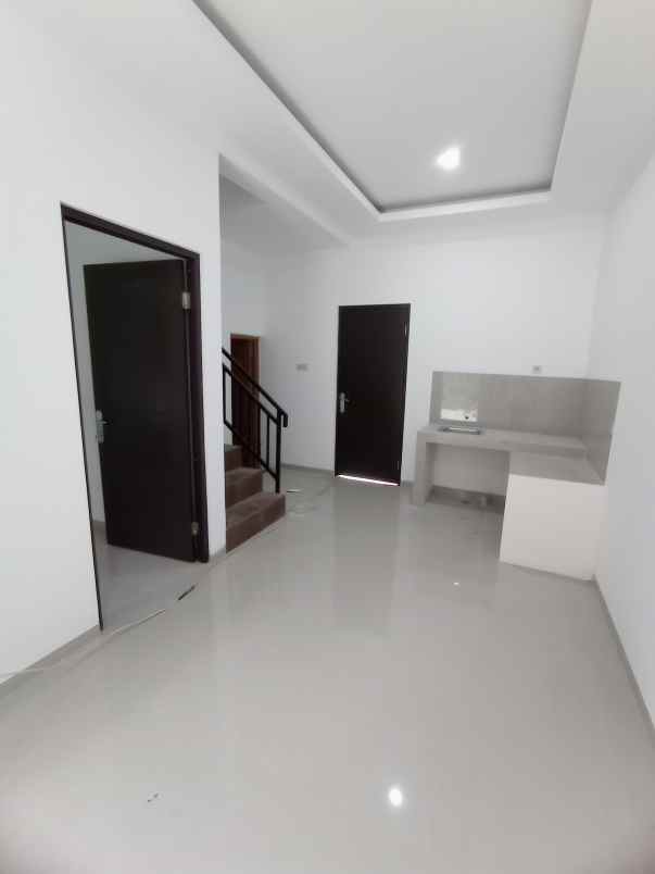 dijual rumah jl alinayah kemiri rawakalong