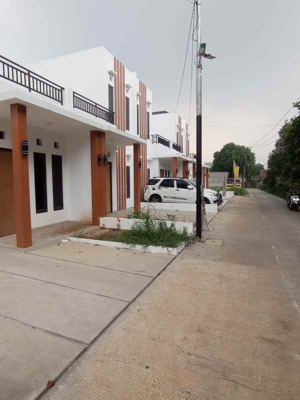 dijual rumah jl alinayah kemiri rawakalong