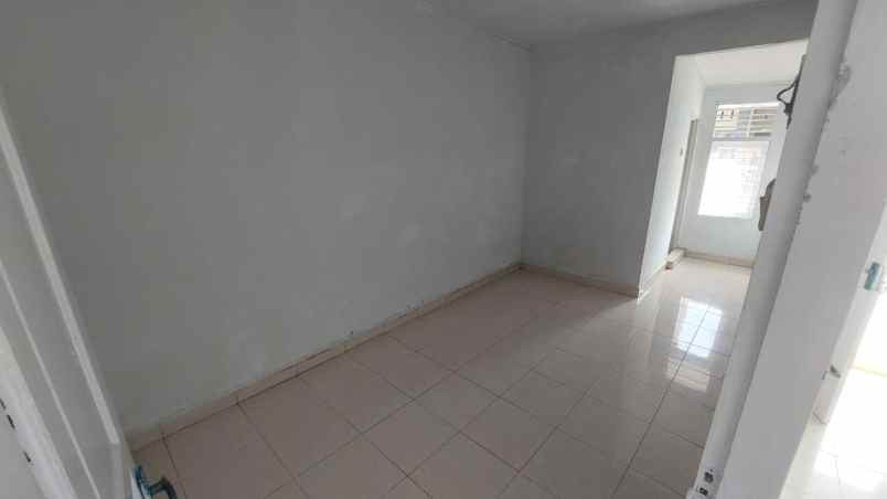 dijual rumah jl bukit barisan harga 305 juta nego