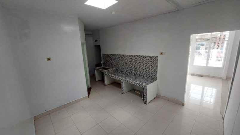 dijual rumah jl bukit barisan harga 305 juta nego