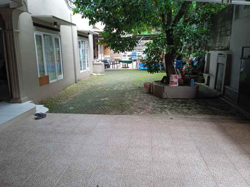 dijual rumah jl galuh raya cirendeu