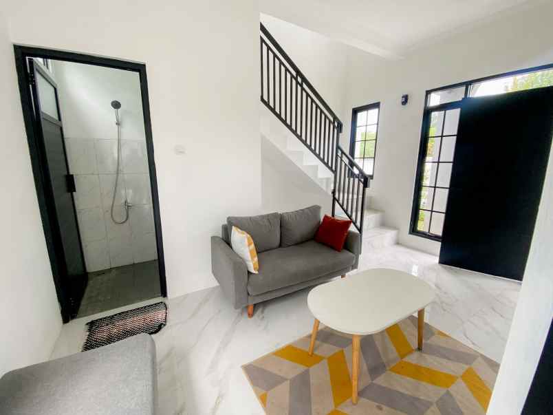 dijual rumah jl ir soekarno cirendang