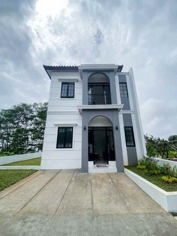 dijual rumah jl ir soekarno cirendang