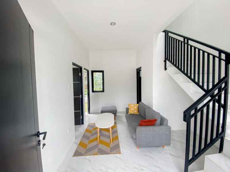 dijual rumah jl ir soekarno cirendang