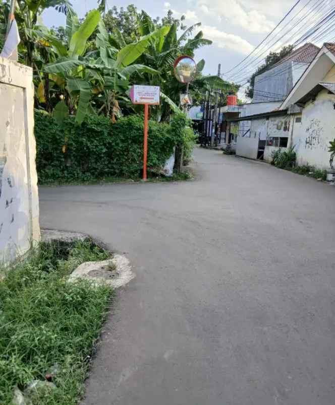dijual rumah jl j sinda