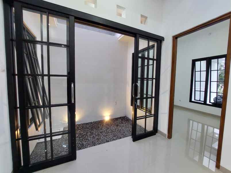 dijual rumah jl kaliurang km 12