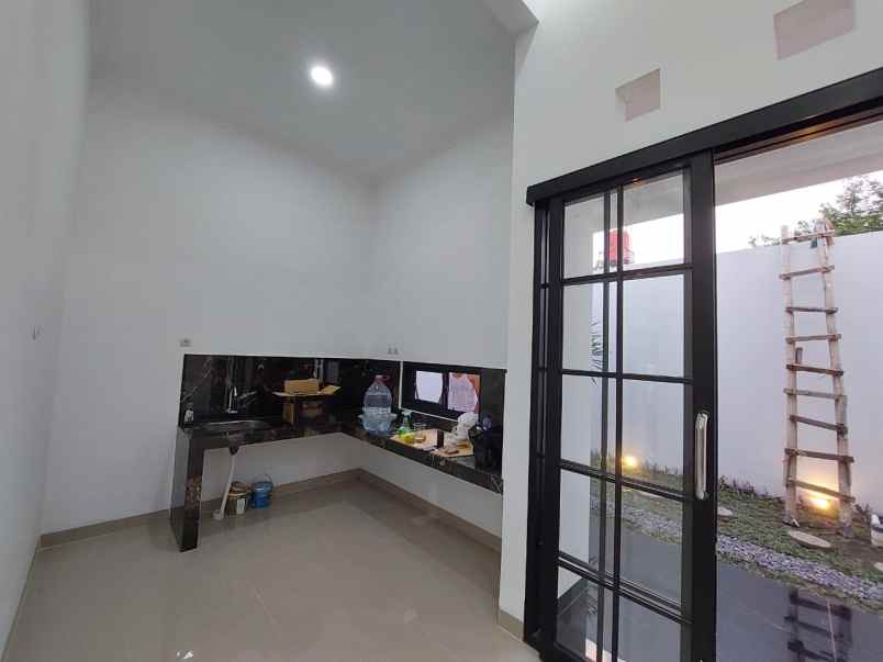 dijual rumah jl kaliurang km 12