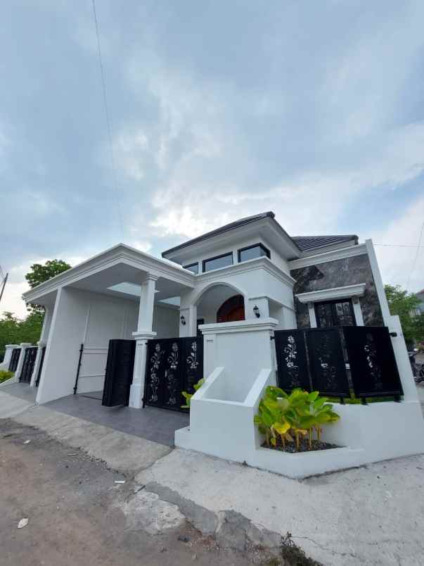 dijual rumah jl kaliurang km 12