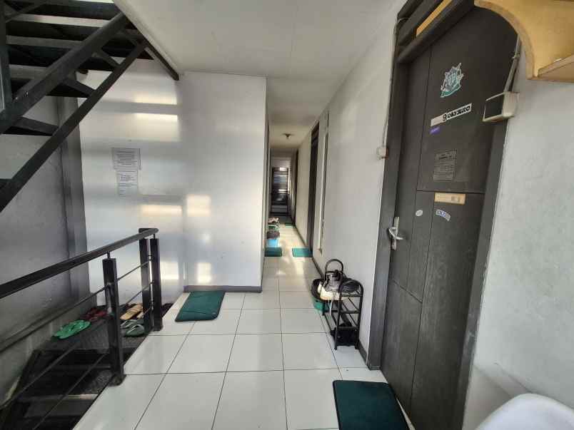 dijual rumah jl karya utama no 8 rt 007