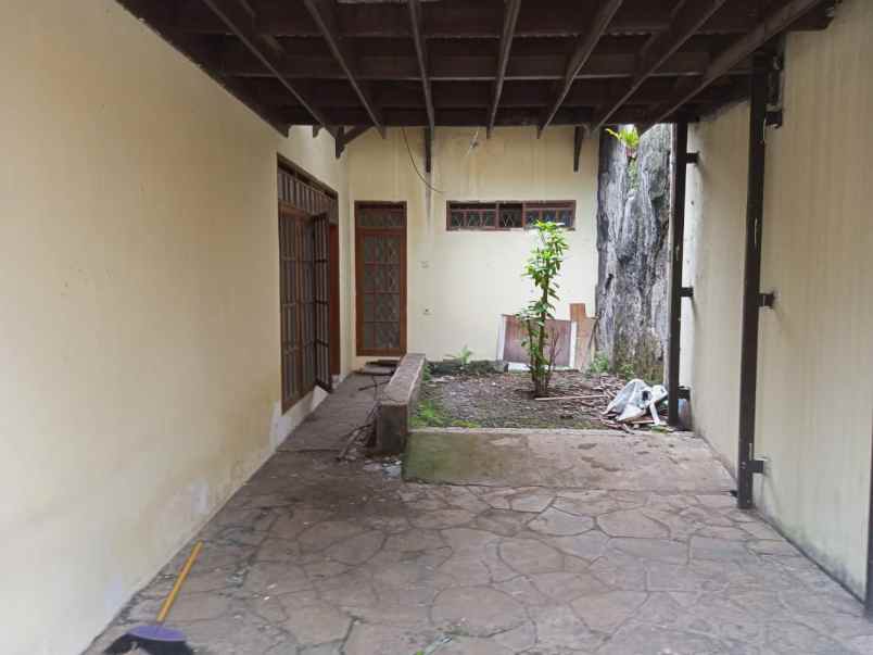 dijual rumah jl mars tata surya