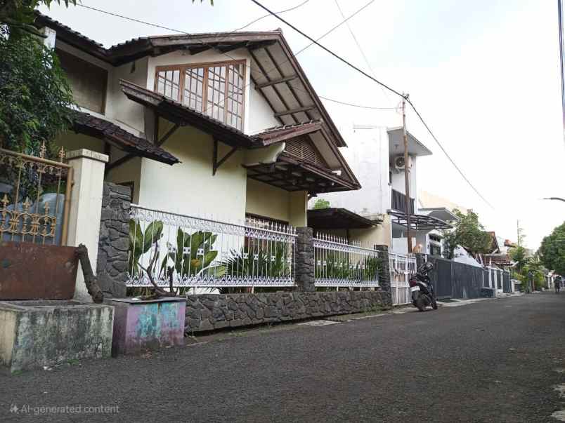 dijual rumah jl mars tata surya