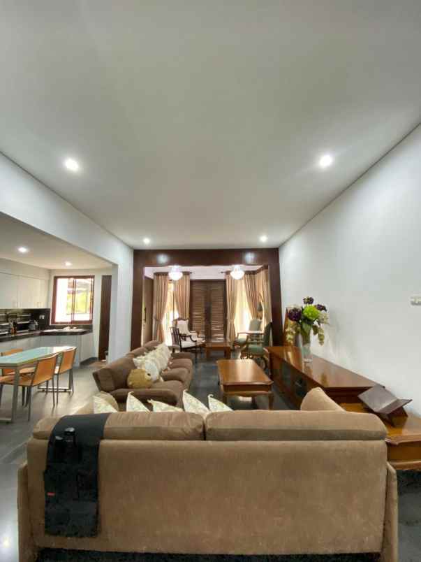 dijual rumah jl matahari barat pisangan