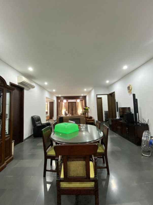 dijual rumah jl matahari barat pisangan