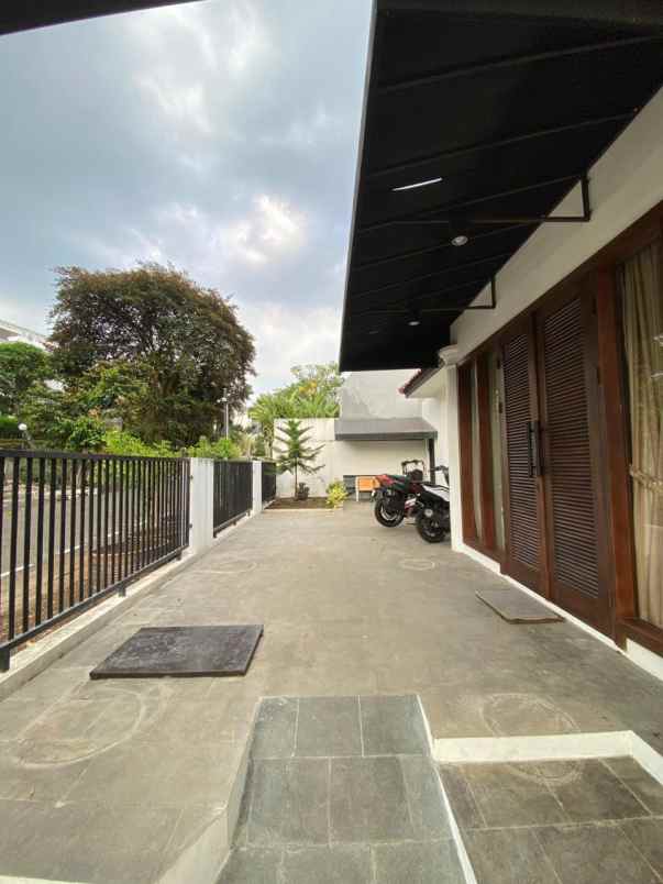 dijual rumah jl matahari barat pisangan