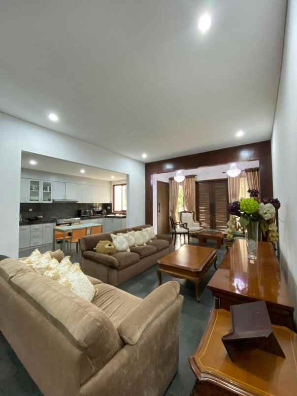 dijual rumah jl matahari barat pisangan