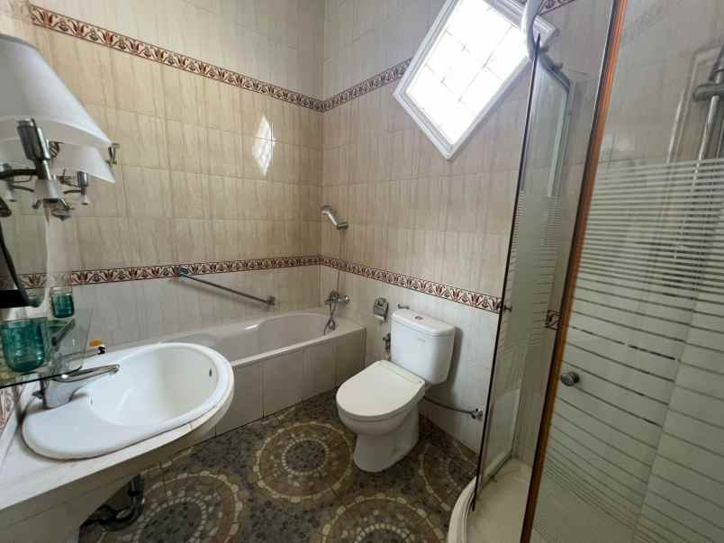 dijual rumah jl pedurenan cisalak