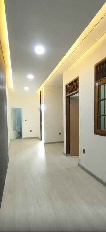 dijual rumah jl pondok kelapa duren