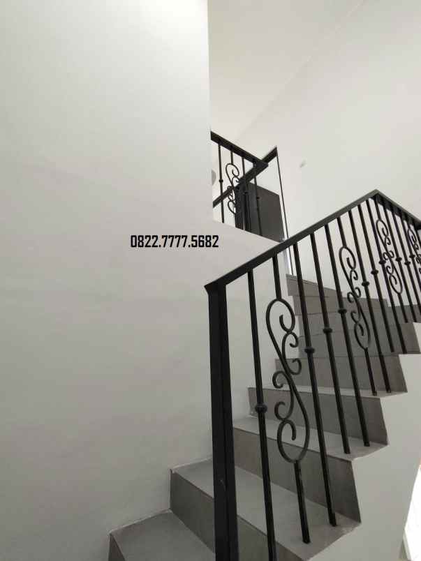 dijual rumah jl raya leuwinanggung kec