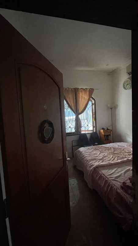 dijual rumah jl raya sukatani