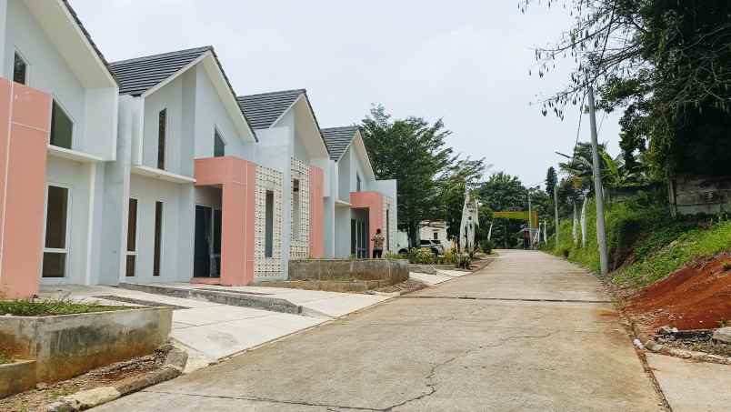 dijual rumah jl sentra hills residence