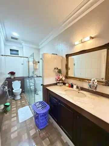dijual rumah jl setia jatiwaringin