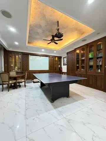 dijual rumah jl setia jatiwaringin
