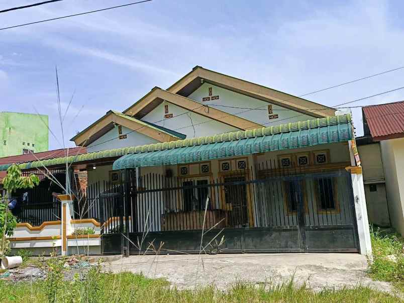 dijual rumah jl suka karya